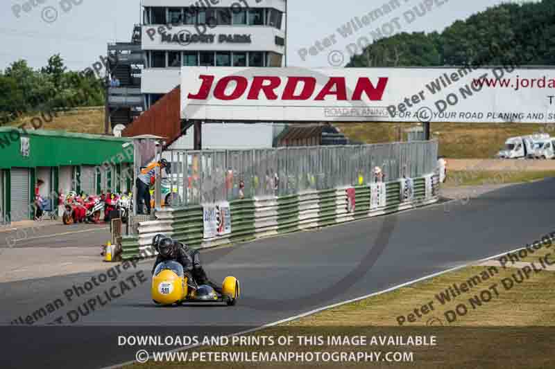 Vintage motorcycle club;eventdigitalimages;mallory park;mallory park trackday photographs;no limits trackdays;peter wileman photography;trackday digital images;trackday photos;vmcc festival 1000 bikes photographs